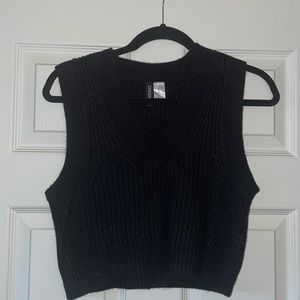 Cropped Sweater vest